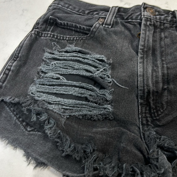Abercrombie & Fitch black distressed shorts size 2/ w26 - Picture 4 of 9